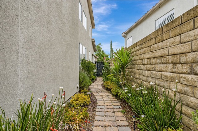 11771 Coorsgold Lane, Porter Ranch CA: https://media.crmls.org/medias/248deb79-0c2f-42f9-accc-ebbb89cf79c9.jpg