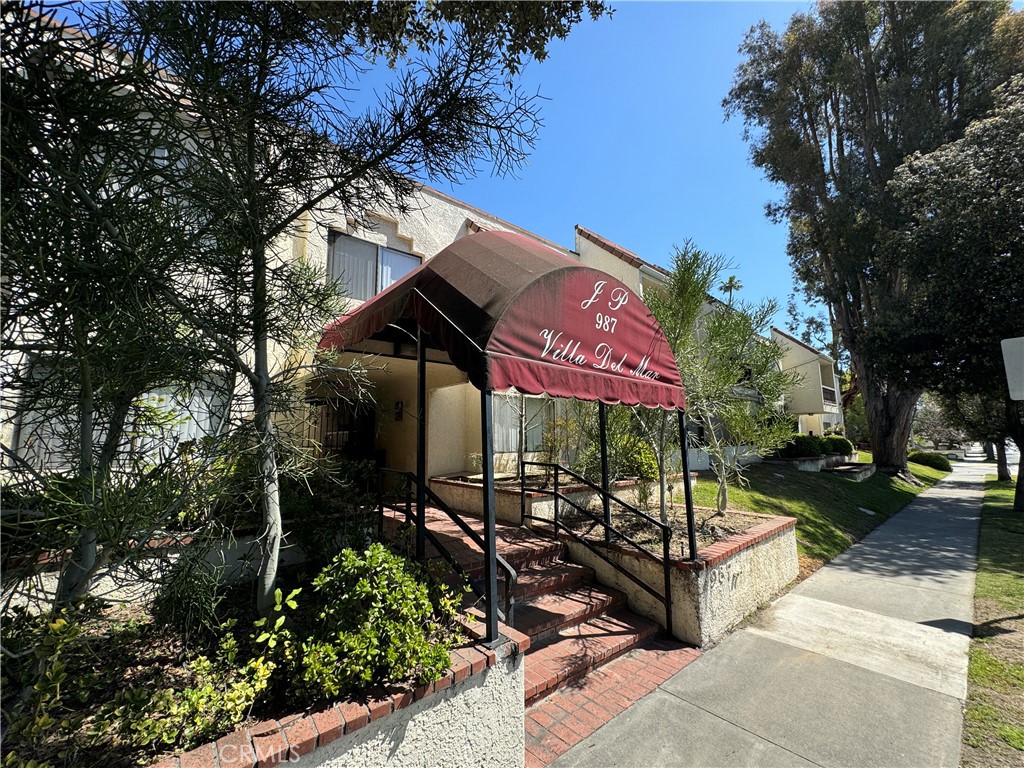 987 E Del Mar Boulevard #7