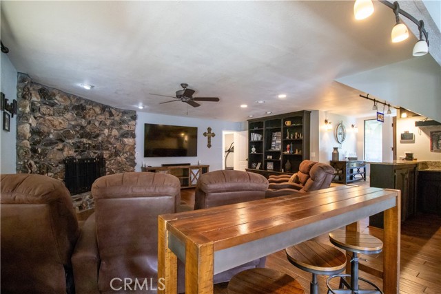 Detail Gallery Image 8 of 41 For 28846 Highway 190, Porterville,  CA 93257 - 3 Beds | 2/1 Baths