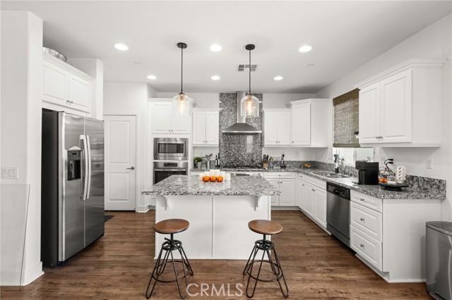 Detail Gallery Image 8 of 37 For 7056 Stratus, Corona,  CA 92880 - 4 Beds | 3 Baths