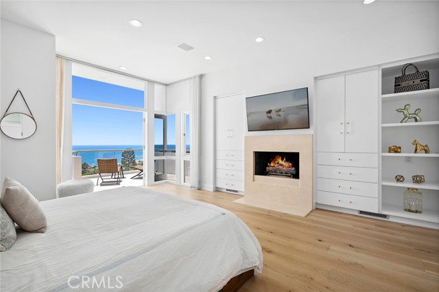 1061 Skyline Drive, Laguna Beach CA: https://media.crmls.org/medias/248ee0fe-5af2-4ff3-9227-49f44c97cb9a.jpg