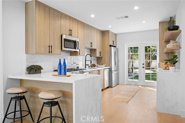 Detail Gallery Image 5 of 25 For 1317 N California St, Burbank,  CA 91505 - 3 Beds | 3 Baths