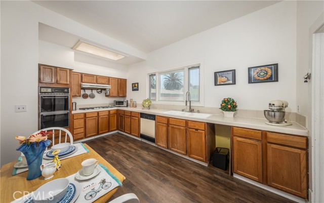 331 Nordina Street, Redlands CA: https://media.crmls.org/medias/248f7eb6-75ba-473e-855a-04786ecf1c90.jpg