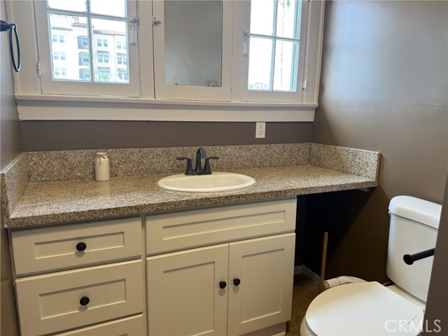 Detail Gallery Image 11 of 13 For 3043 Market, Riverside,  CA 92501 - 2 Beds | 2 Baths