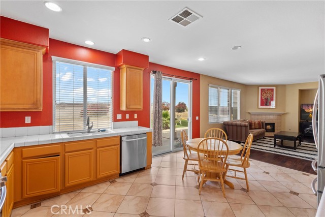 8309 Clover Creek Road, Riverside CA: https://media.crmls.org/medias/24900102-a214-4b0b-80ff-cb61bbbc66b5.jpg