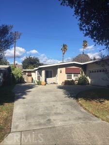 735 E 1st St, Azusa, CA 91702