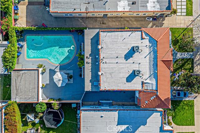 Detail Gallery Image 19 of 21 For 1226 Meadowbrook, Los Angeles,  CA 90019 - 6 Beds | 6 Baths