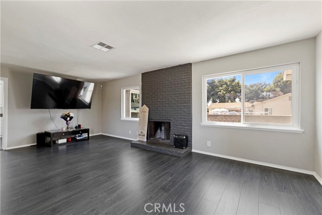 Detail Gallery Image 6 of 28 For 2407 W 7th St, San Bernardino,  CA 92410 - 3 Beds | 2 Baths