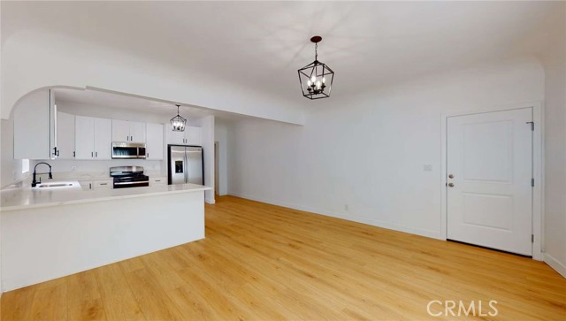 1113 Pacific Ave, Long Beach CA: https://media.crmls.org/medias/24922b3b-41c4-4722-b485-f08640266a08.jpg