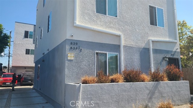 Detail Gallery Image 4 of 23 For 839 E 32nd, Los Angeles,  CA 90011 - 5 Beds | 4 Baths