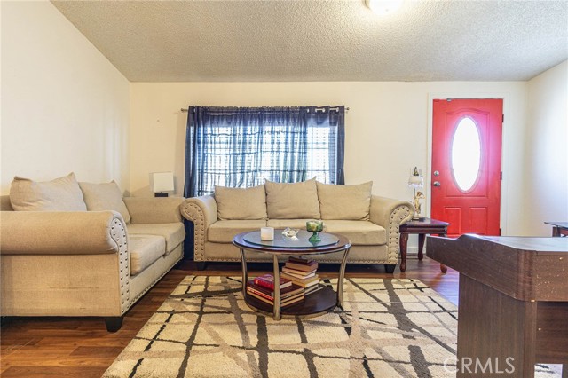 Detail Gallery Image 9 of 55 For 14411 Palmdale Rd #64,  Victorville,  CA 92392 - 3 Beds | 2 Baths