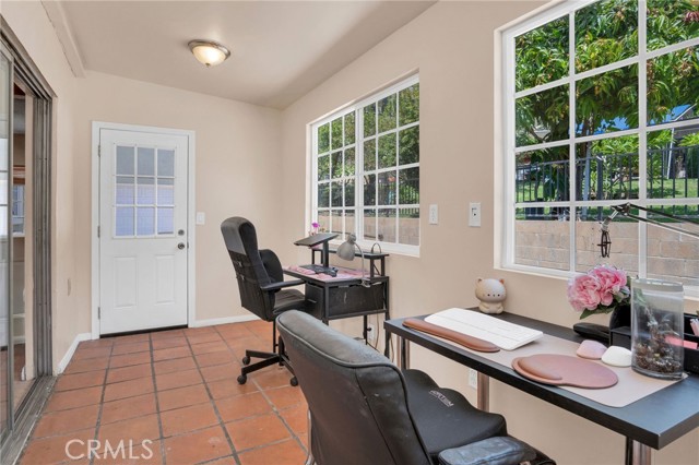 Detail Gallery Image 17 of 41 For 829 Cooper Ave, Los Angeles,  CA 90042 - 6 Beds | 3 Baths