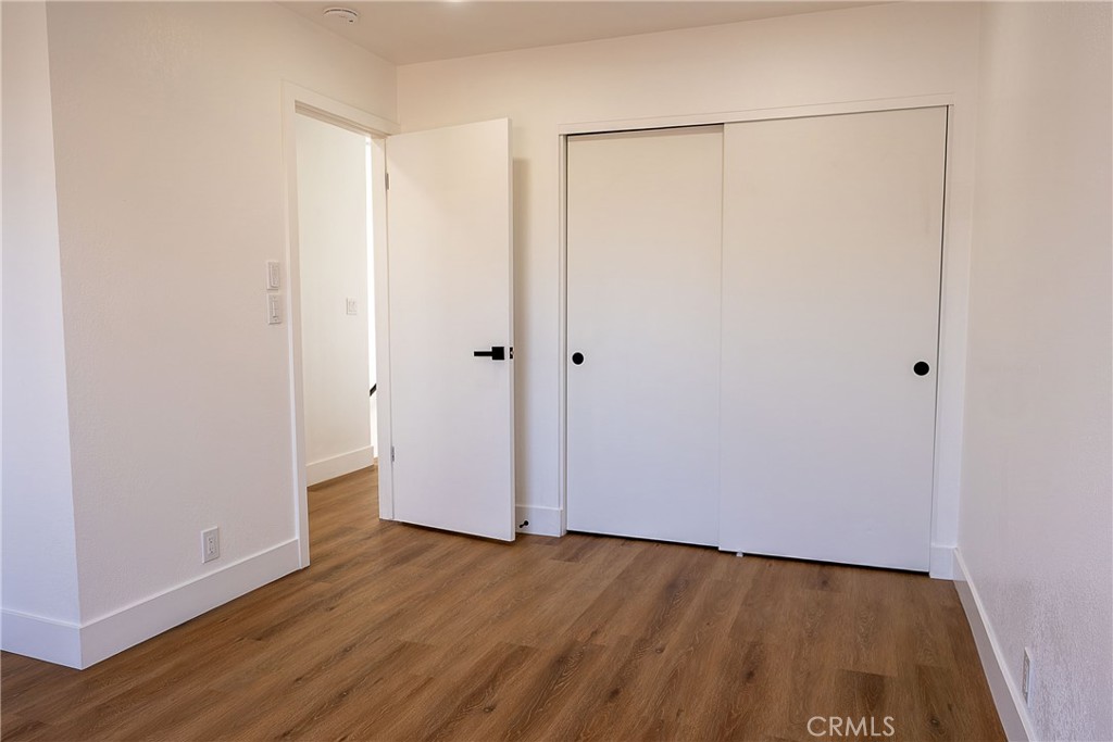 https://media.crmls.org/medias/24952bd5-96dd-4905-8f35-c5d1fdbbb460.jpg?preset=X-Large