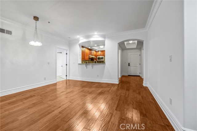 12026 Hoffman Street, Studio City CA: https://media.crmls.org/medias/24954b57-a8c6-4d74-b74d-e5d1223178b6.jpg