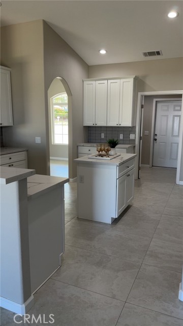 7939 Lassen Avenue, Hesperia CA: https://media.crmls.org/medias/2495ab7c-7dc2-4ee9-b859-c9ed275d0ea8.jpg