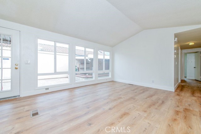 Detail Gallery Image 7 of 27 For 1631 Byron Ct, Pomona,  CA 91768 - 3 Beds | 2 Baths