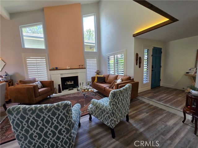 5 Carriage Hill Lane, Laguna Hills CA: https://media.crmls.org/medias/2495c7b9-8862-482e-a15a-168908a9a87e.jpg