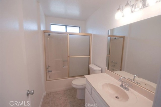 16654 Sholic St, Victorville CA: https://media.crmls.org/medias/249602cb-f57f-43cc-bc16-23bf4cab58bf.jpg