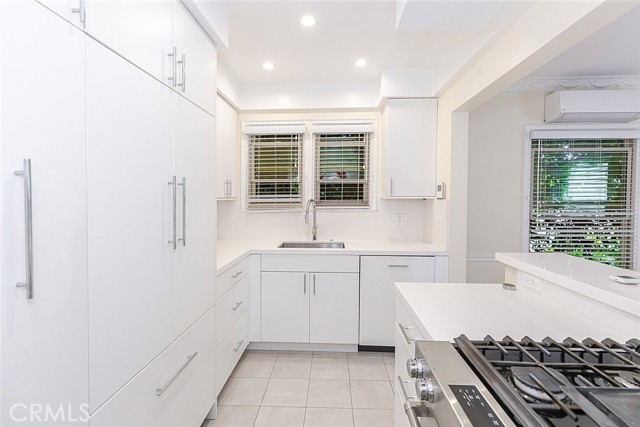 Detail Gallery Image 18 of 37 For 5966 San Vicente Bld #3,  Los Angeles,  CA 90019 - 1 Beds | 1 Baths