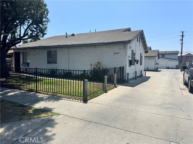 6000 Ludell Street, Bell Gardens CA: https://media.crmls.org/medias/2496556f-356f-46f6-938c-fba9297b9e44.jpg
