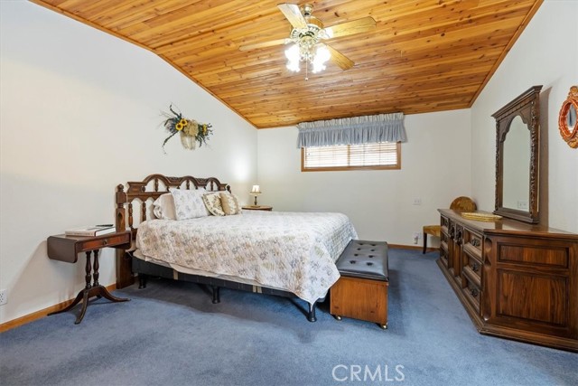 42784 Edelweiss Drive, Big Bear Lake CA: https://media.crmls.org/medias/249791b7-5925-4672-9dfb-5d0197c7d015.jpg