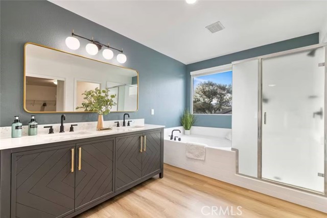 Large ensuite Primary Bathroom with dual vanity!