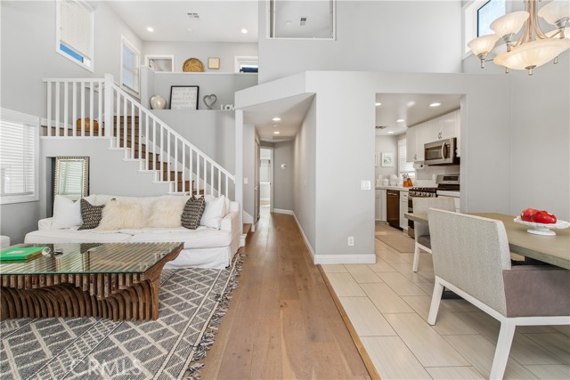 Detail Gallery Image 1 of 33 For 608 Poinsettia Ave #B,  Corona Del Mar,  CA 92625 - 2 Beds | 2 Baths