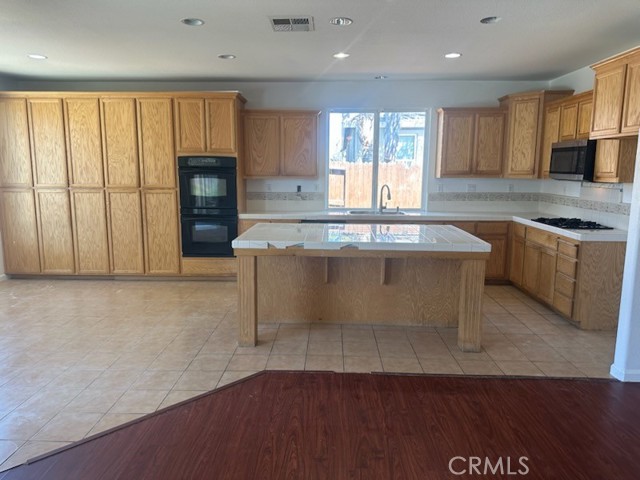 Detail Gallery Image 9 of 27 For 423 Pisa St, Los Banos,  CA 93635 - 4 Beds | 3 Baths