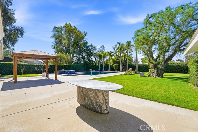 Detail Gallery Image 9 of 32 For 1062 El Camino, Santa Ana,  CA 92705 - 4 Beds | 2/1 Baths