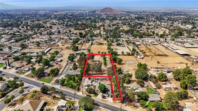 0 California, Norco CA: https://media.crmls.org/medias/24989924-560b-44d8-a1cd-03873a41a171.jpg