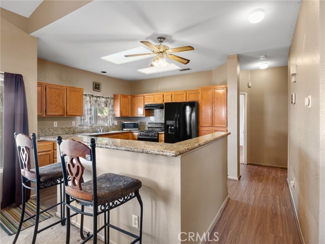 Detail Gallery Image 11 of 34 For 14621 Carob St, Victorville,  CA 92394 - 4 Beds | 3 Baths