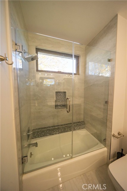 Detail Gallery Image 71 of 74 For 17437 Oak Creek Ct, Encino,  CA 91316 - 5 Beds | 5/1 Baths