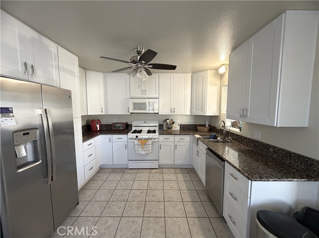 Detail Gallery Image 5 of 24 For 1600 Church St, Barstow,  CA 92311 - 4 Beds | 1/1 Baths