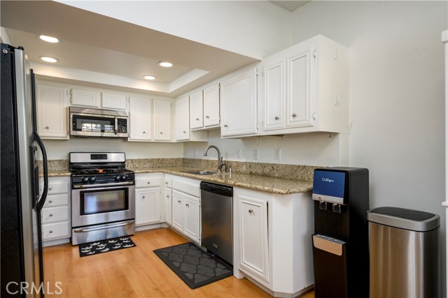 Detail Gallery Image 7 of 21 For 10625 Tierra Navarra Dr, Whittier,  CA 90601 - 3 Beds | 2/1 Baths