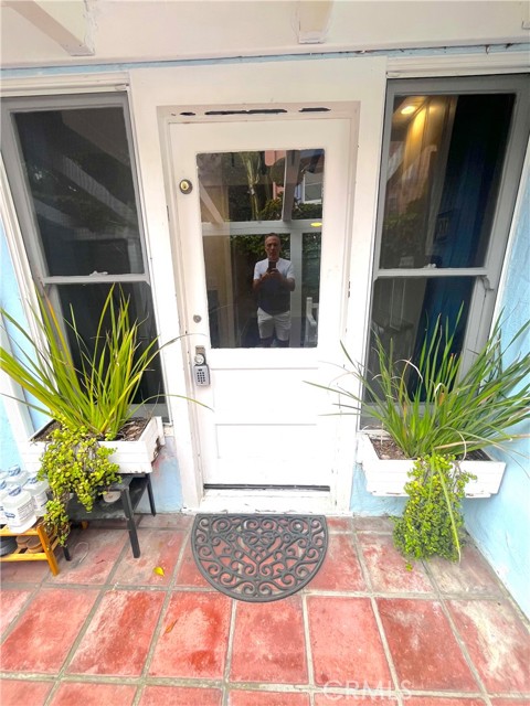 Detail Gallery Image 2 of 31 For 212 N Coast Hwy #10,  Laguna Beach,  CA 92651 - 1 Beds | 1 Baths