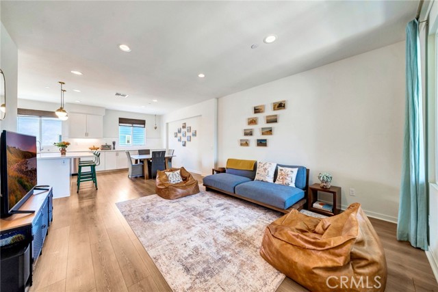114 Epic, Irvine CA: https://media.crmls.org/medias/249b5704-3301-4add-b71b-90f4dc305ff0.jpg