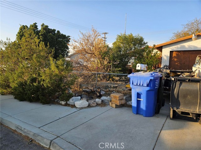 Detail Gallery Image 2 of 7 For 66146 Acoma Ave, Desert Hot Springs,  CA 92240 - 2 Beds | 1 Baths