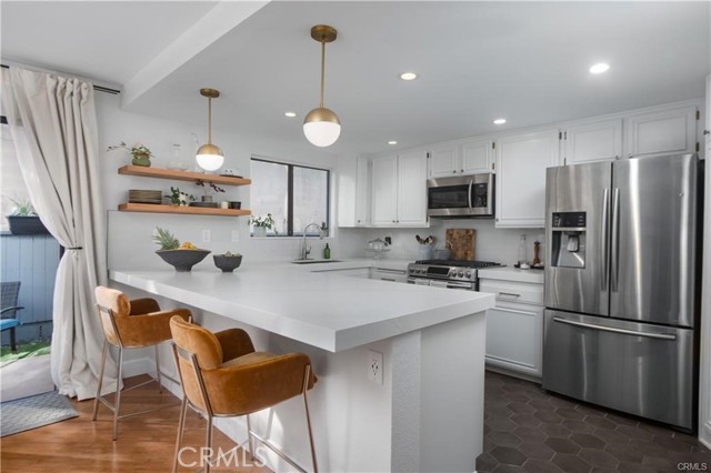 Detail Gallery Image 2 of 20 For 1801 263rd #104,  Lomita,  CA 90717 - 3 Beds | 3 Baths