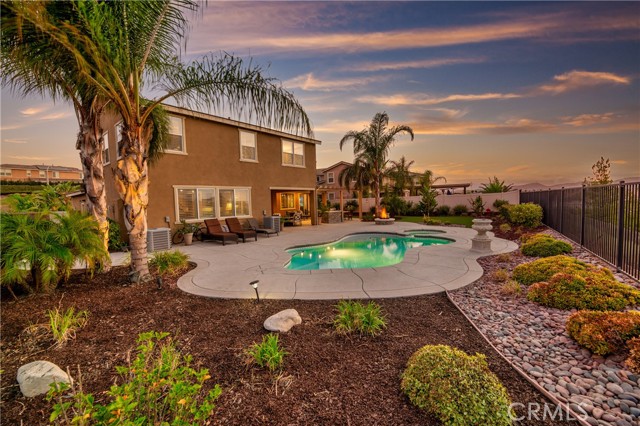 Detail Gallery Image 50 of 72 For 13852 Grapefruit Ct, Riverside,  CA 92503 - 5 Beds | 3/1 Baths