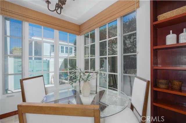 126 Via Koron, Newport Beach CA: https://media.crmls.org/medias/249c98cb-edd1-4c8e-89f5-f50e770103dd.jpg