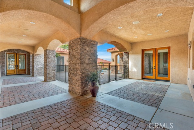 Detail Gallery Image 14 of 75 For 11042 Joshua Rd, Apple Valley,  CA 92308 - 4 Beds | 4 Baths