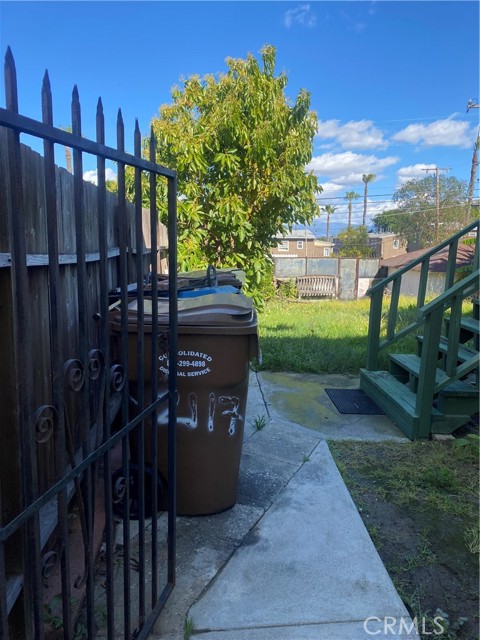 Detail Gallery Image 19 of 20 For 2115 W 102nd, Los Angeles,  CA 90047 - – Beds | – Baths