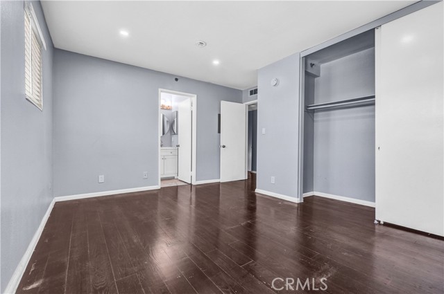 520 N Louise Street, Glendale CA: https://media.crmls.org/medias/249df8d9-d27e-4263-a34f-e47789189eb2.jpg