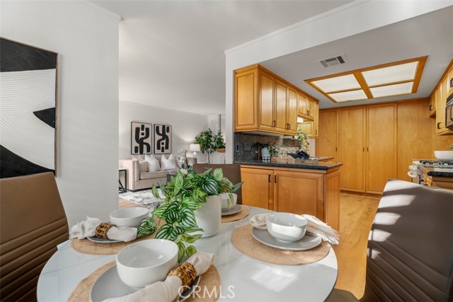 922 N Redding Way, Upland CA: https://media.crmls.org/medias/249e8d3d-bcfd-4517-87c1-75ce64a81a05.jpg