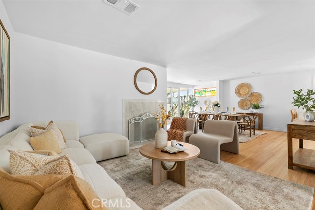 Detail Gallery Image 1 of 68 For 6454 Baird Ave, Reseda,  CA 91335 - 4 Beds | 2/1 Baths