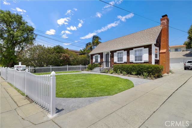 Detail Gallery Image 5 of 12 For 422 W 40th St, San Pedro,  CA 90731 - 3 Beds | 2 Baths