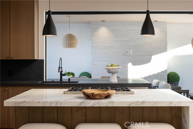 Detail Gallery Image 6 of 22 For 519 1/2 Narcissus Ave #B,  Corona Del Mar,  CA 92625 - 2 Beds | 2/1 Baths