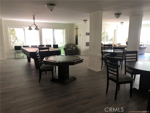 Detail Gallery Image 7 of 14 For 5412 Lindley Ave #108,  Encino,  CA 91316 - 3 Beds | 2 Baths