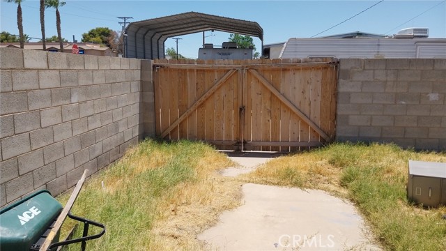 982 E Barnard Street, Blythe CA: https://media.crmls.org/medias/24a0868f-3632-416f-9559-3d98b8fe591a.jpg