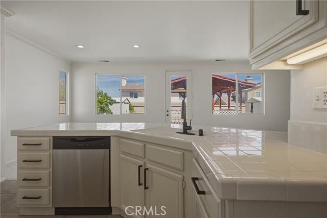 Detail Gallery Image 21 of 59 For 11566 Azalia Dr, Adelanto,  CA 92301 - 4 Beds | 3 Baths